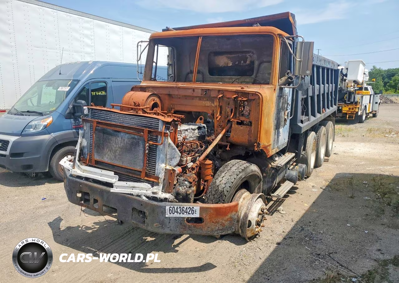 2000 Volvo Acl Dump Truck