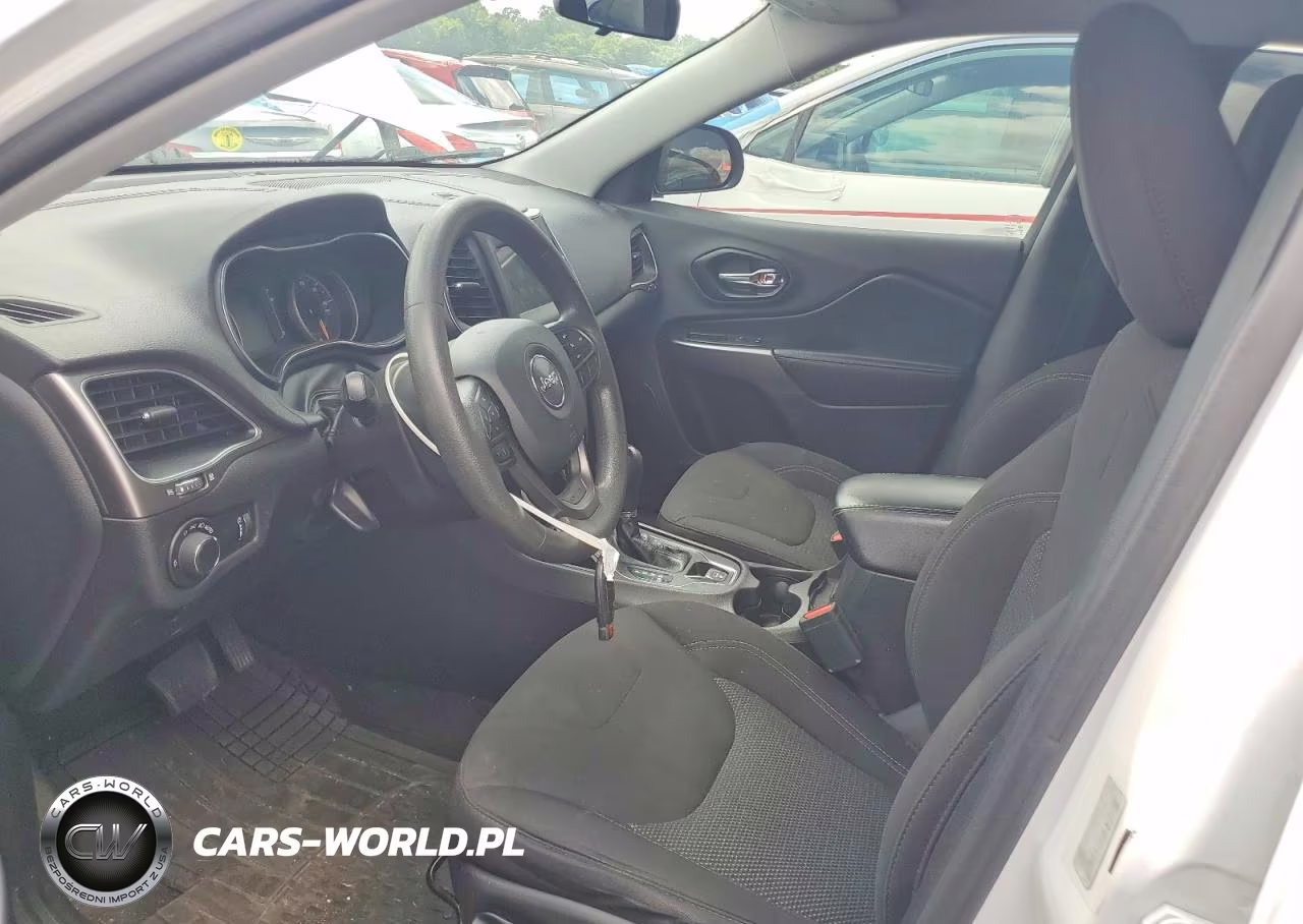 2020 Jeep Cherokee Latitude VIN:1C4PJLCBXLD652969 - 7