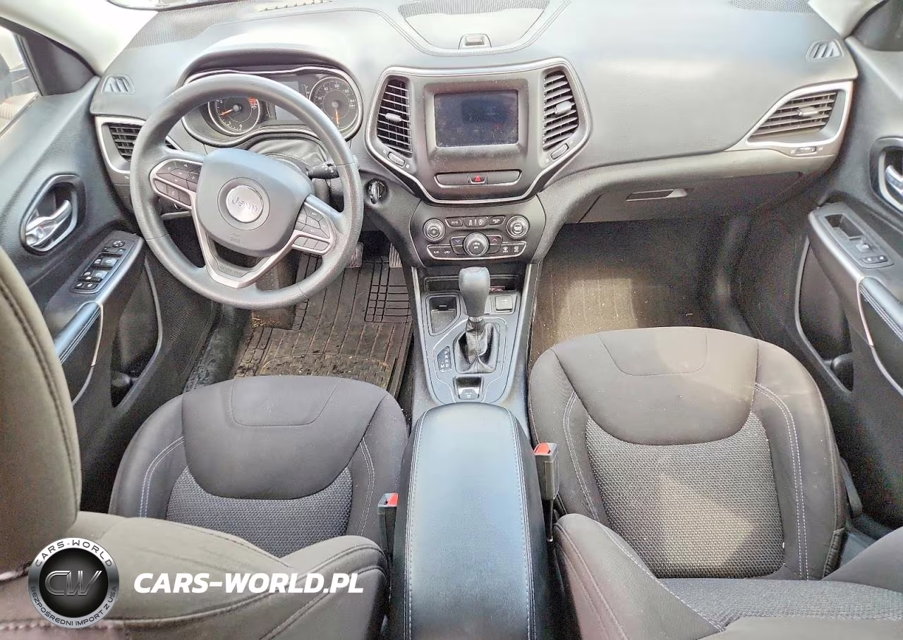 2020 Jeep Cherokee Latitude VIN:1C4PJLCBXLD652969 - 8