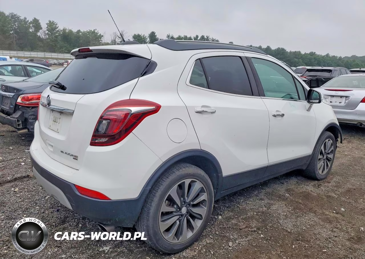2019 Buick Encore Essence VIN:KL4CJGSM0KB847623 - 3