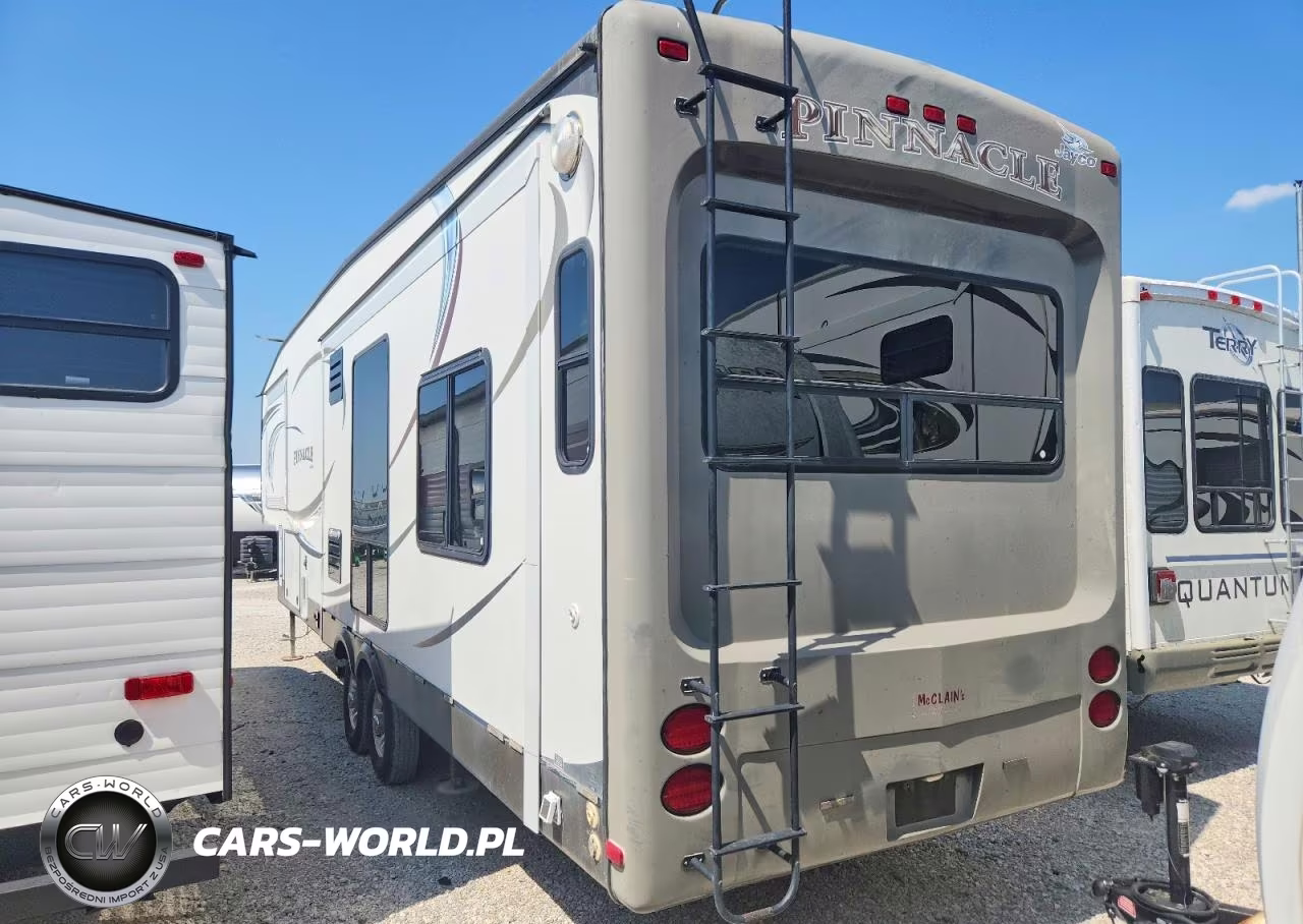 2013 Jayco Pinnacle Camper VIN:1UJCJ0BV8D1RC0067 - 3