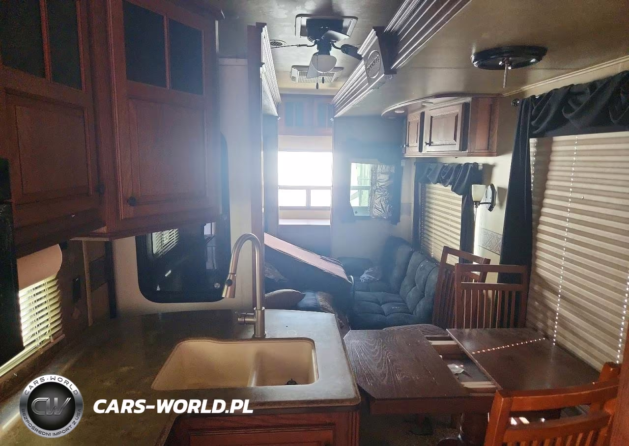 2013 Jayco Pinnacle Camper VIN:1UJCJ0BV8D1RC0067 - 6