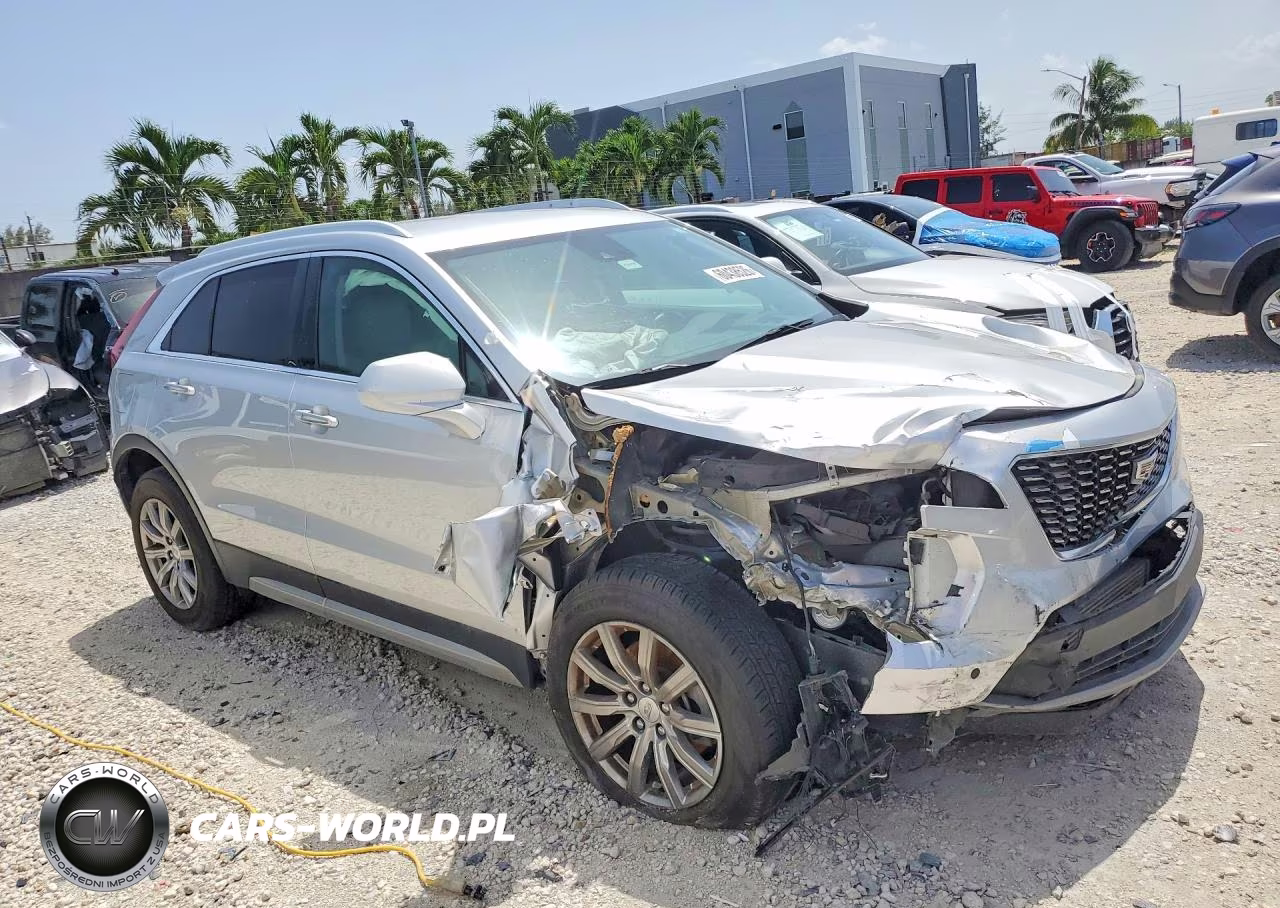 2020 Cadillac Xt4 Premium Luxury VIN:1GYFZCR47LF057069 - 4