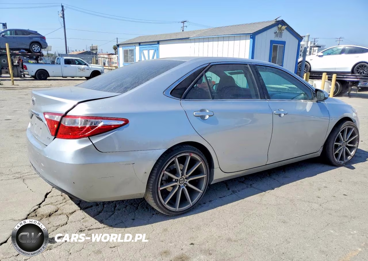 2017 Toyota Camry Le VIN:4T1BF1FK2HU428660 - 3
