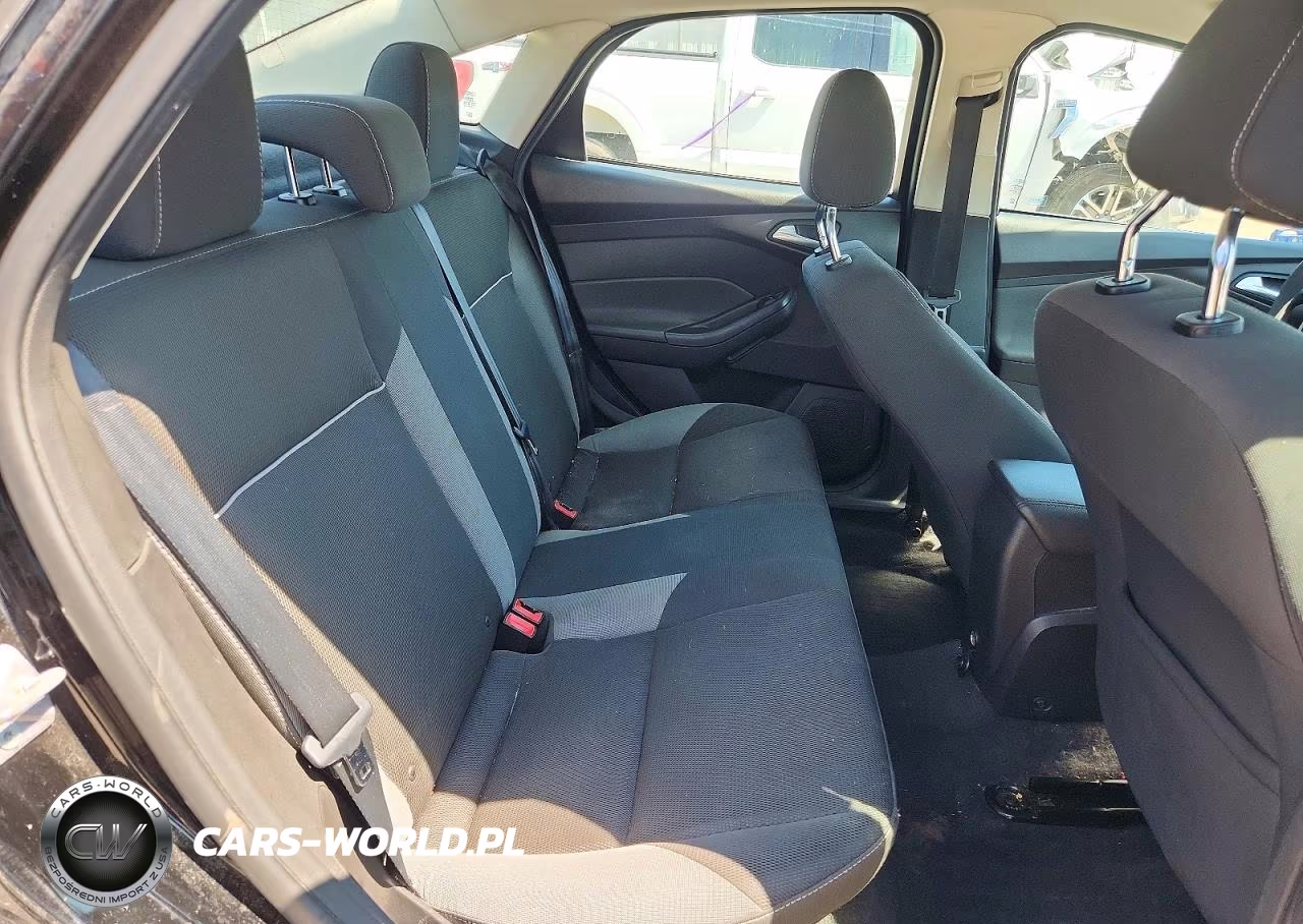 2012 Ford Focus Se VIN:1FAHP3F22CL211086 - 10