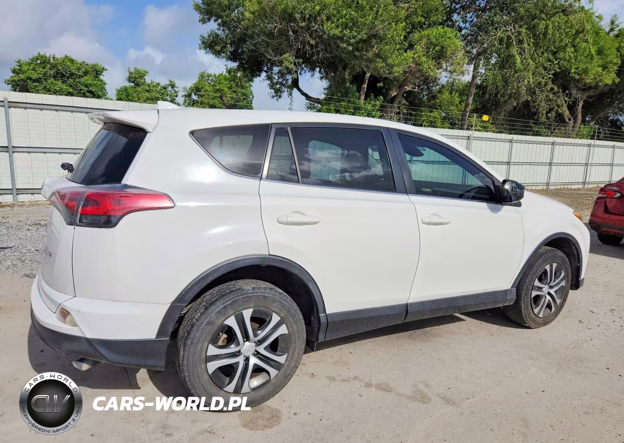 2018 Toyota Rav4 Le VIN:JTMZFREV0JJ734955 - 3