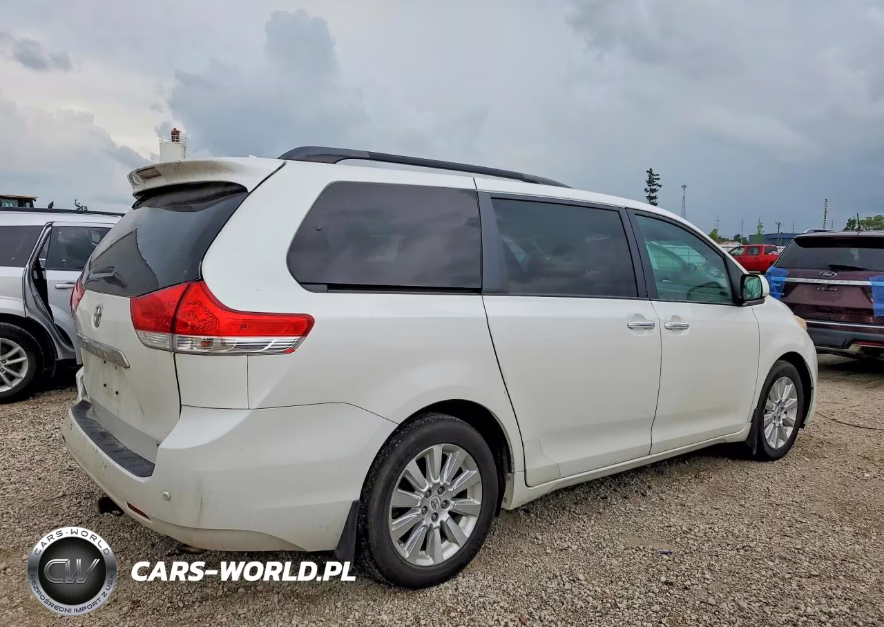 2011 Toyota Sienna Limited 7-Passenger VIN:5TDDK3DC4BS004358 - 3