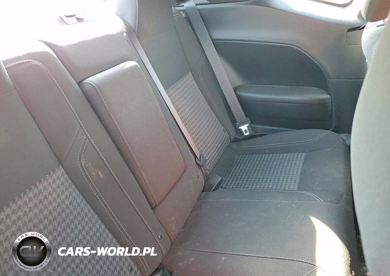 2015 Dodge Challenger Sxt VIN:2C3CDZAG8FH740146 - 10
