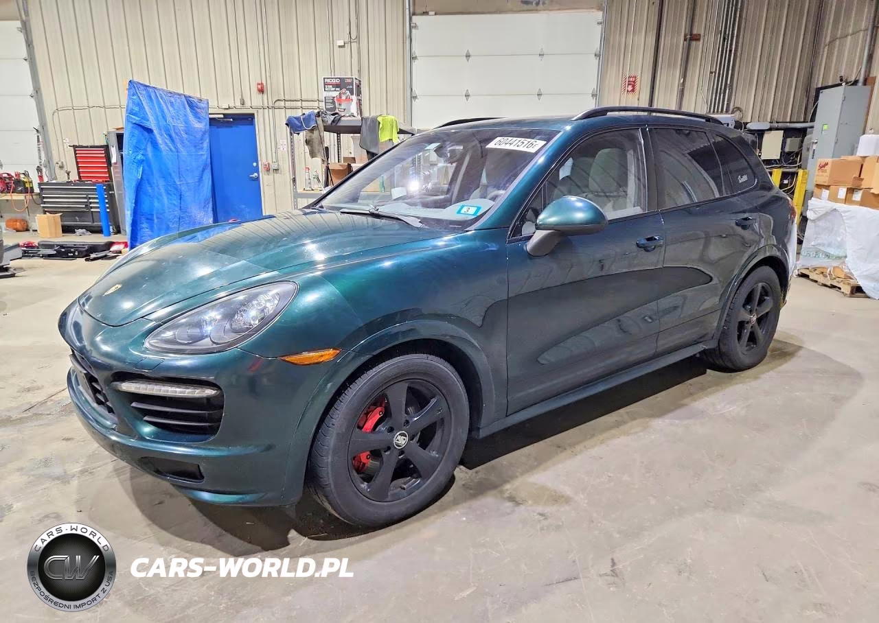 2013 Porsche Cayenne Gts