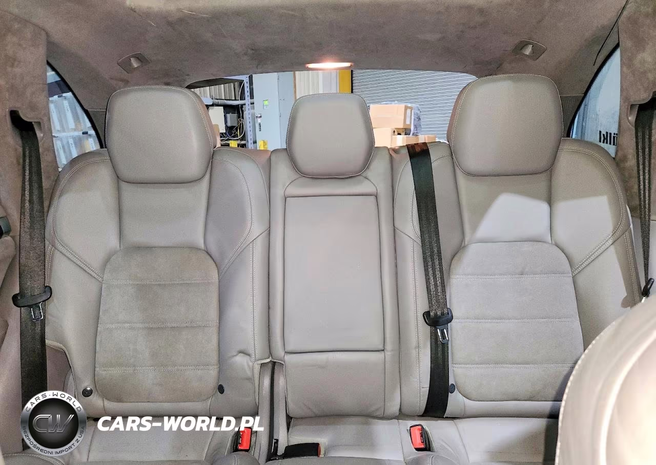 2013 Porsche Cayenne Gts VIN:WP1AD2A28DLA70210 - 10