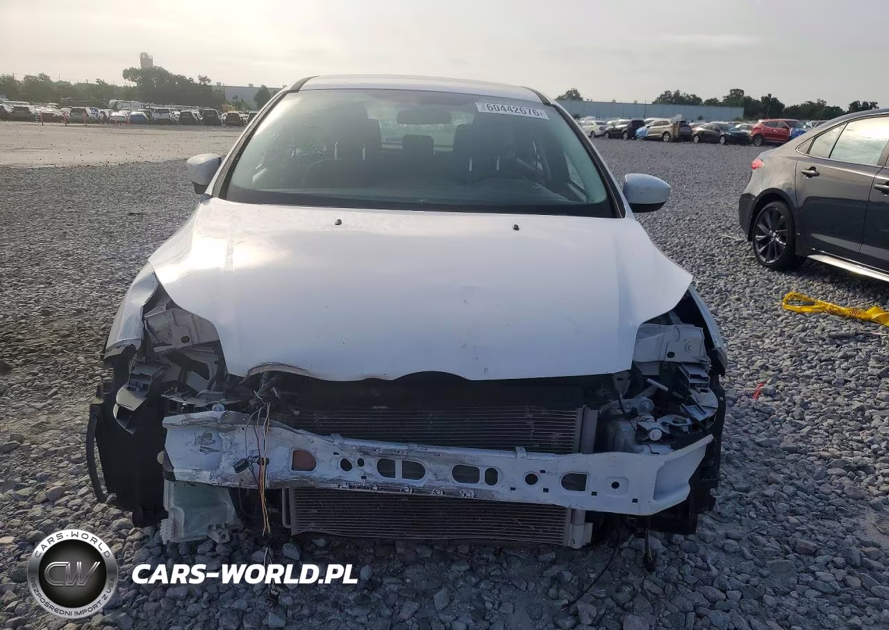 2012 Ford Focus Se VIN:1FAHP3K21CL310665 - 5