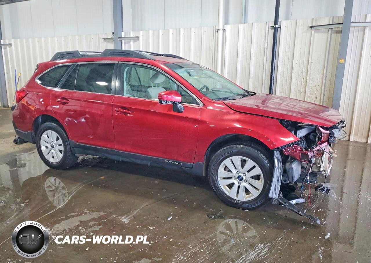 2018 Subaru Outback 2.5I Premium VIN:4S4BSACC5J3355076 - 4