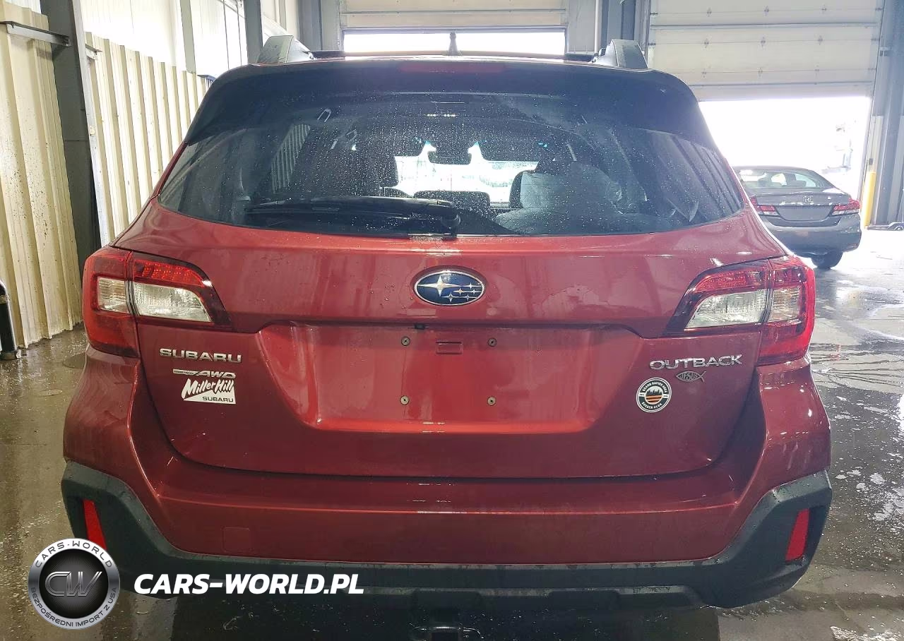 2018 Subaru Outback 2.5I Premium VIN:4S4BSACC5J3355076 - 6