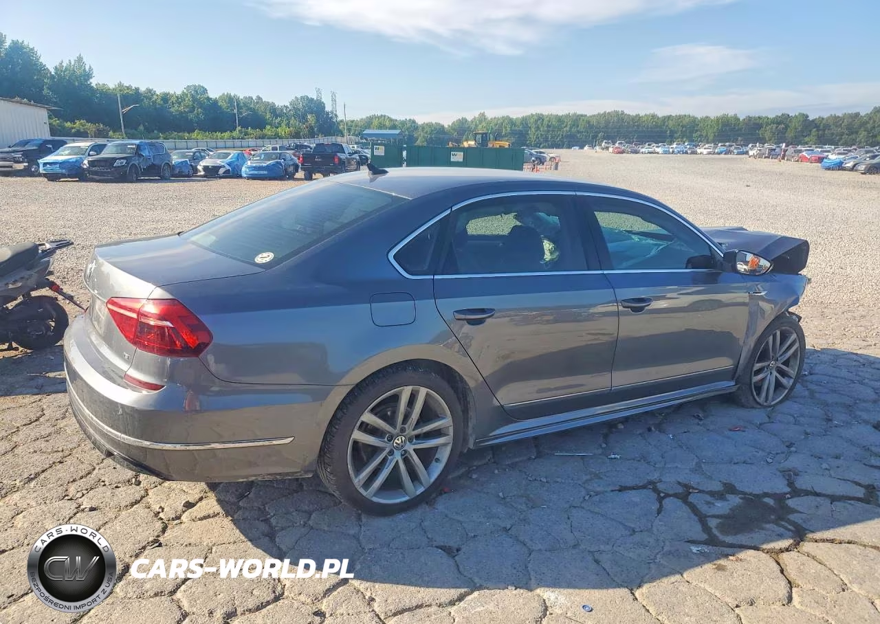 2017 Volkswagen Passat R-Line VIN:1VWDT7A3XHC032777 - 3
