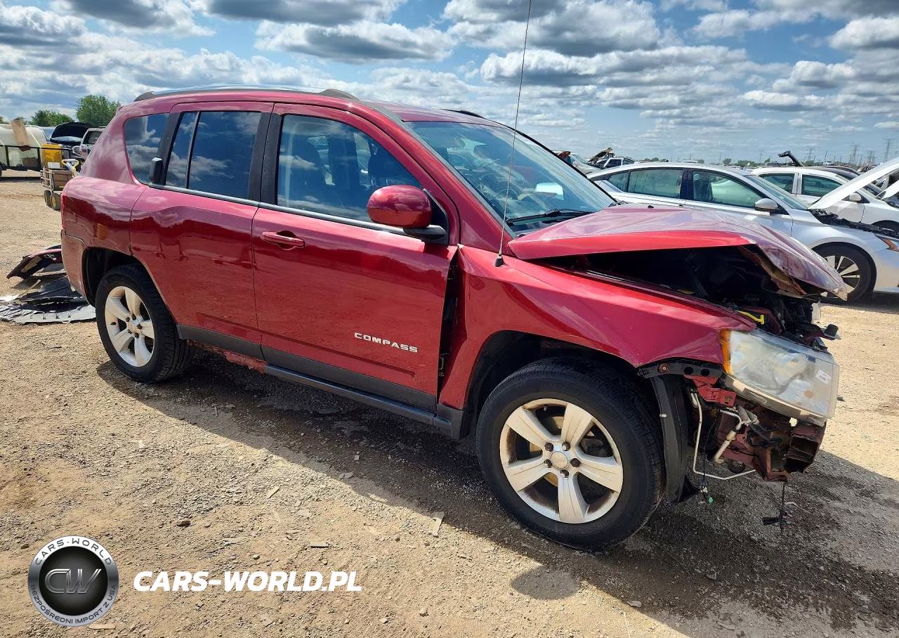 2015 Jeep Compass Sport VIN:1C4NJDAB5FD128200 - 4