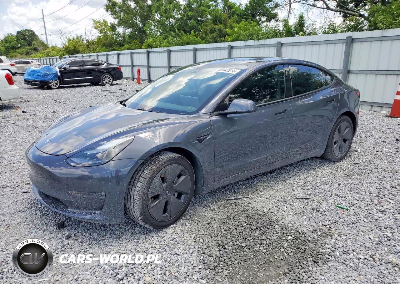 2021 Tesla Model 3 – zdjęcie 1 z 12