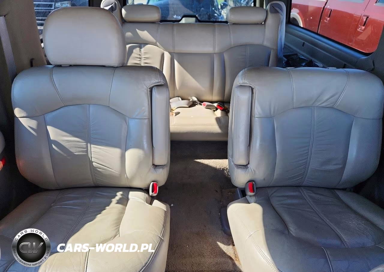 2001 Chevrolet Suburban K1500 VIN:3GNFK16T31G260294 - 10