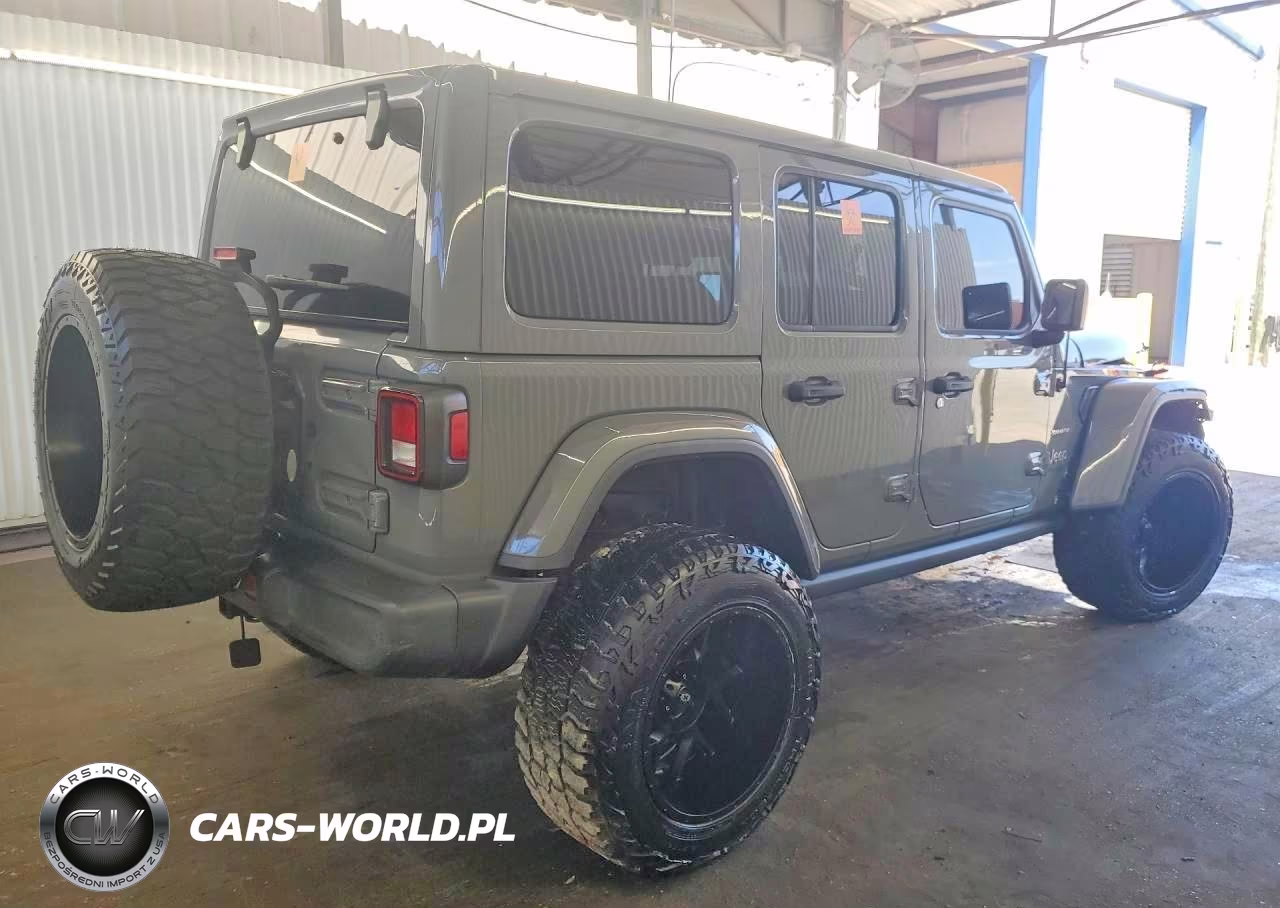 2020 Jeep Wrangler Unlimited Sahara VIN:1C4HJXEN1LW294023 - 3