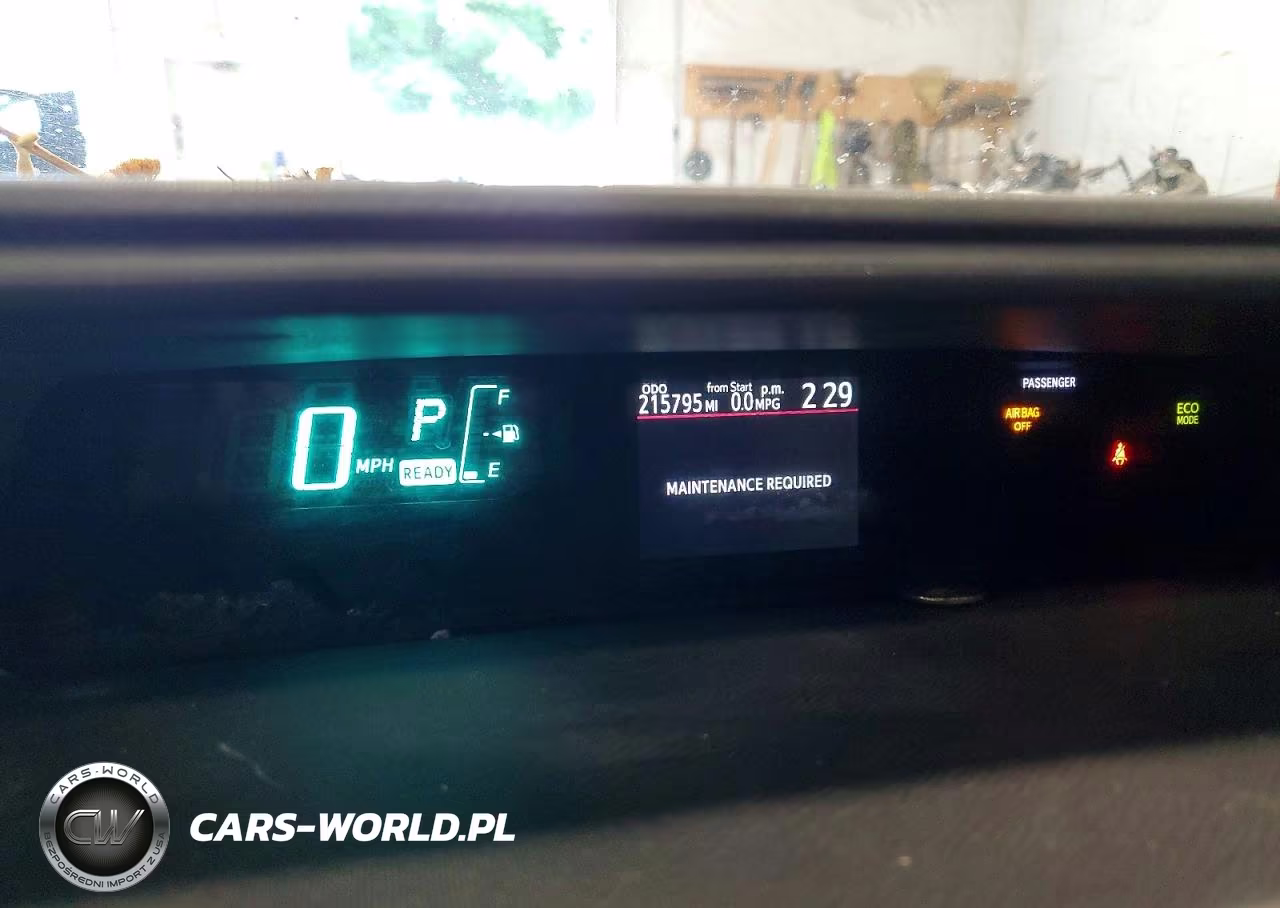2013 Toyota Prius C Two VIN:JTDKDTB36D1554245 - 9