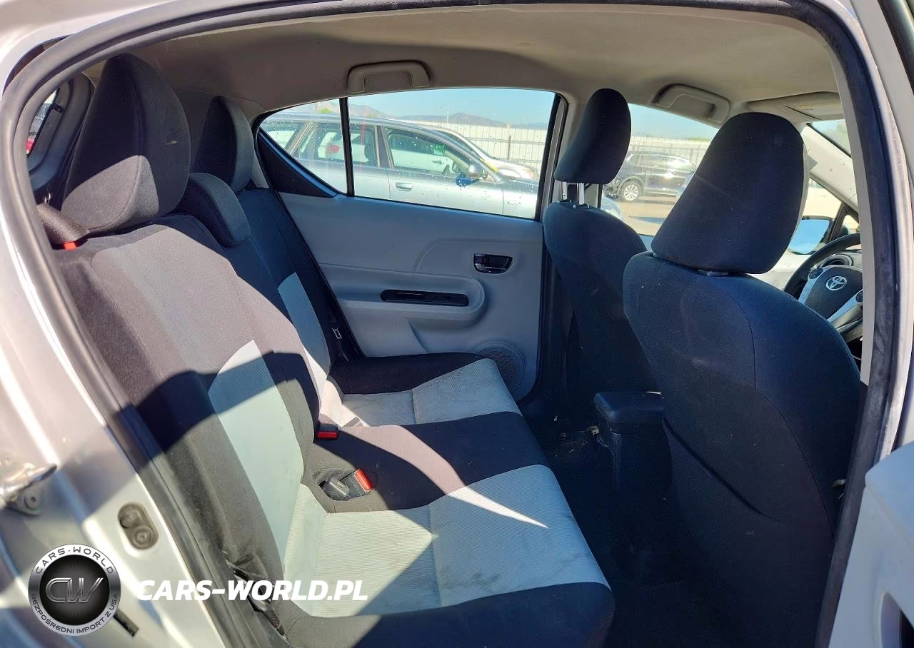 2013 Toyota Prius C Two VIN:JTDKDTB38D1548995 - 10
