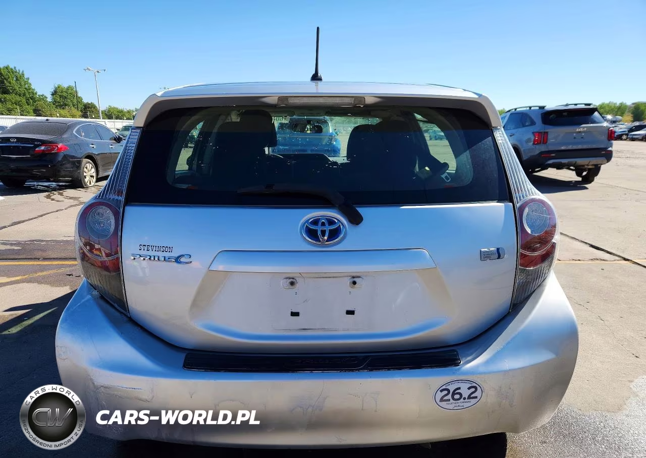 2013 Toyota Prius C Two VIN:JTDKDTB38D1548995 - 6