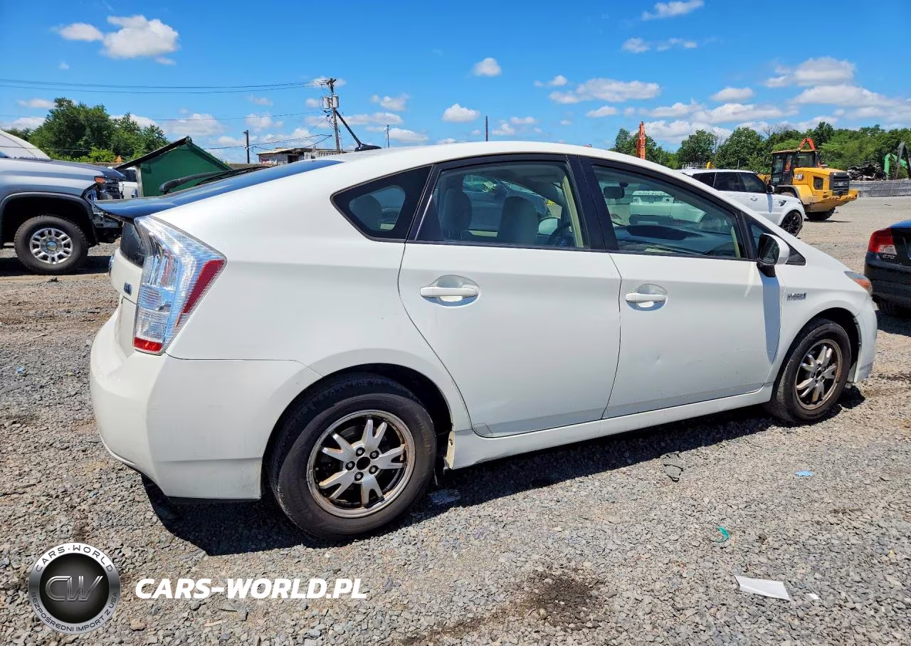 2011 Toyota Prius Three VIN:JTDKN3DU4B1399954 - 3
