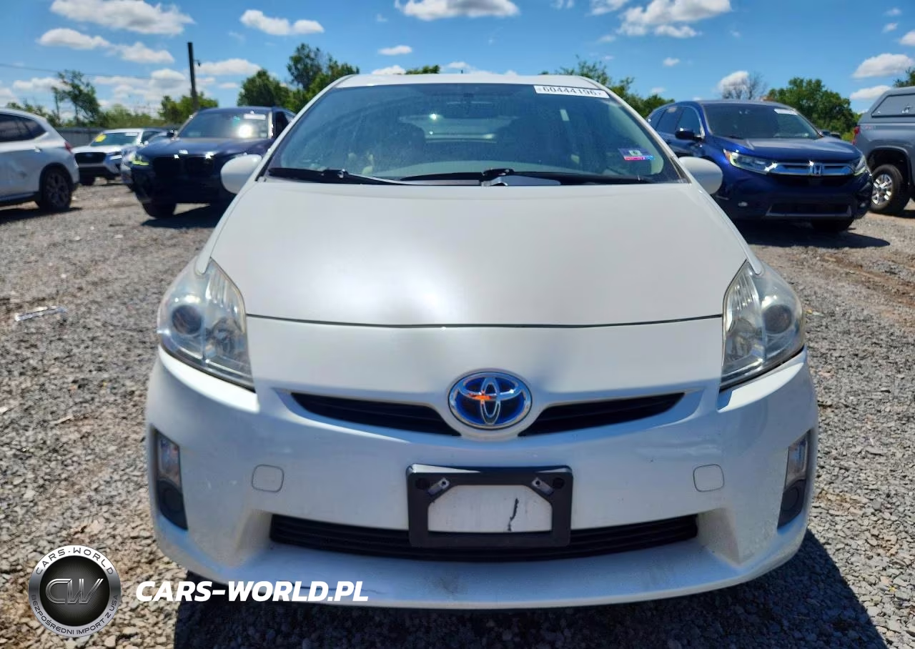 2011 Toyota Prius Three VIN:JTDKN3DU4B1399954 - 5