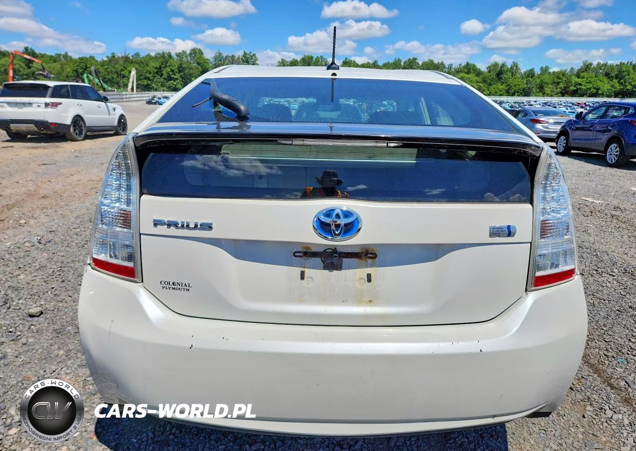 2011 Toyota Prius Three VIN:JTDKN3DU4B1399954 - 6
