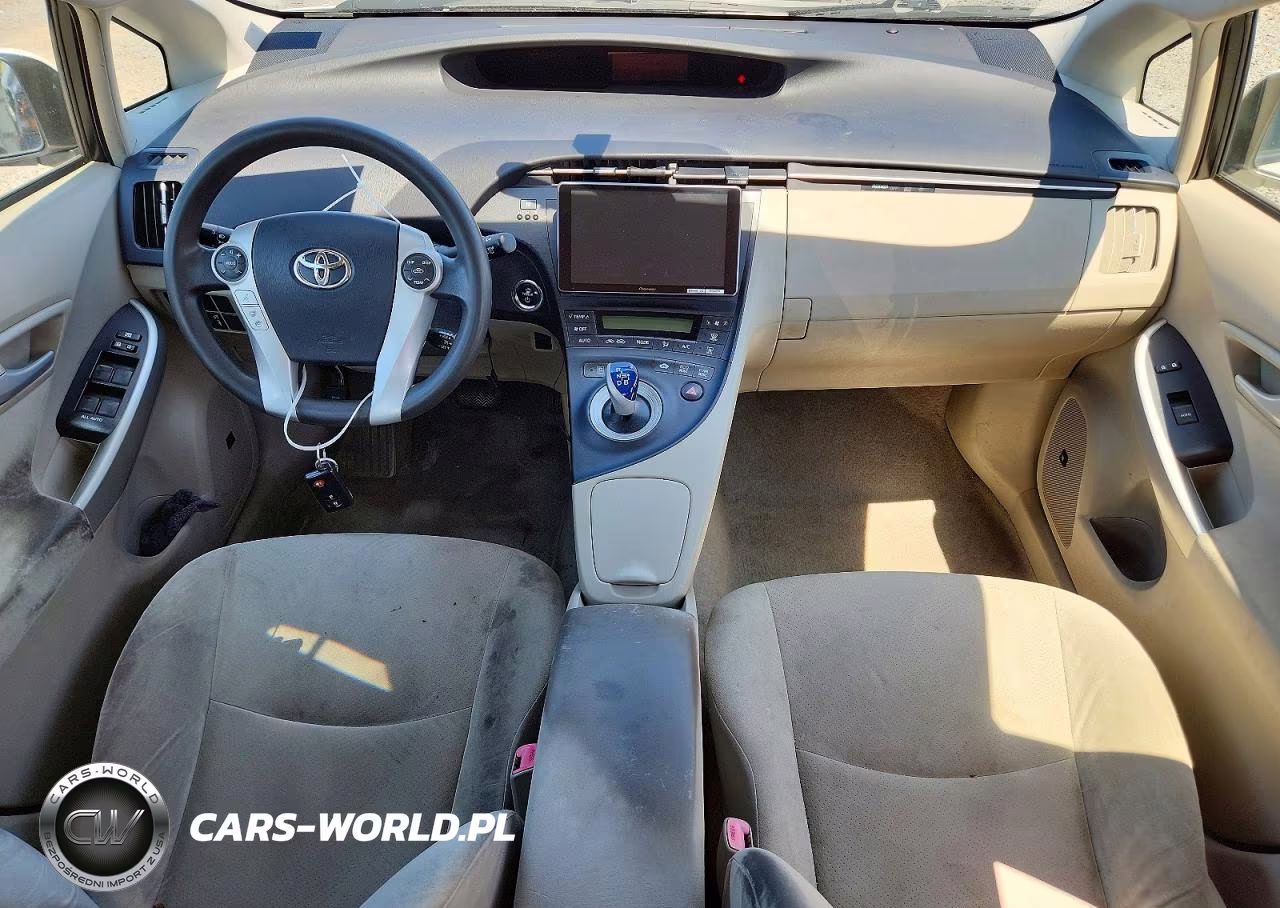 2011 Toyota Prius Three VIN:JTDKN3DU4B1399954 - 8