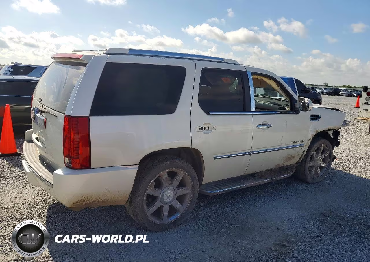2007 Cadillac Escalade Luxury VIN:1GYFK63807R201292 - 3