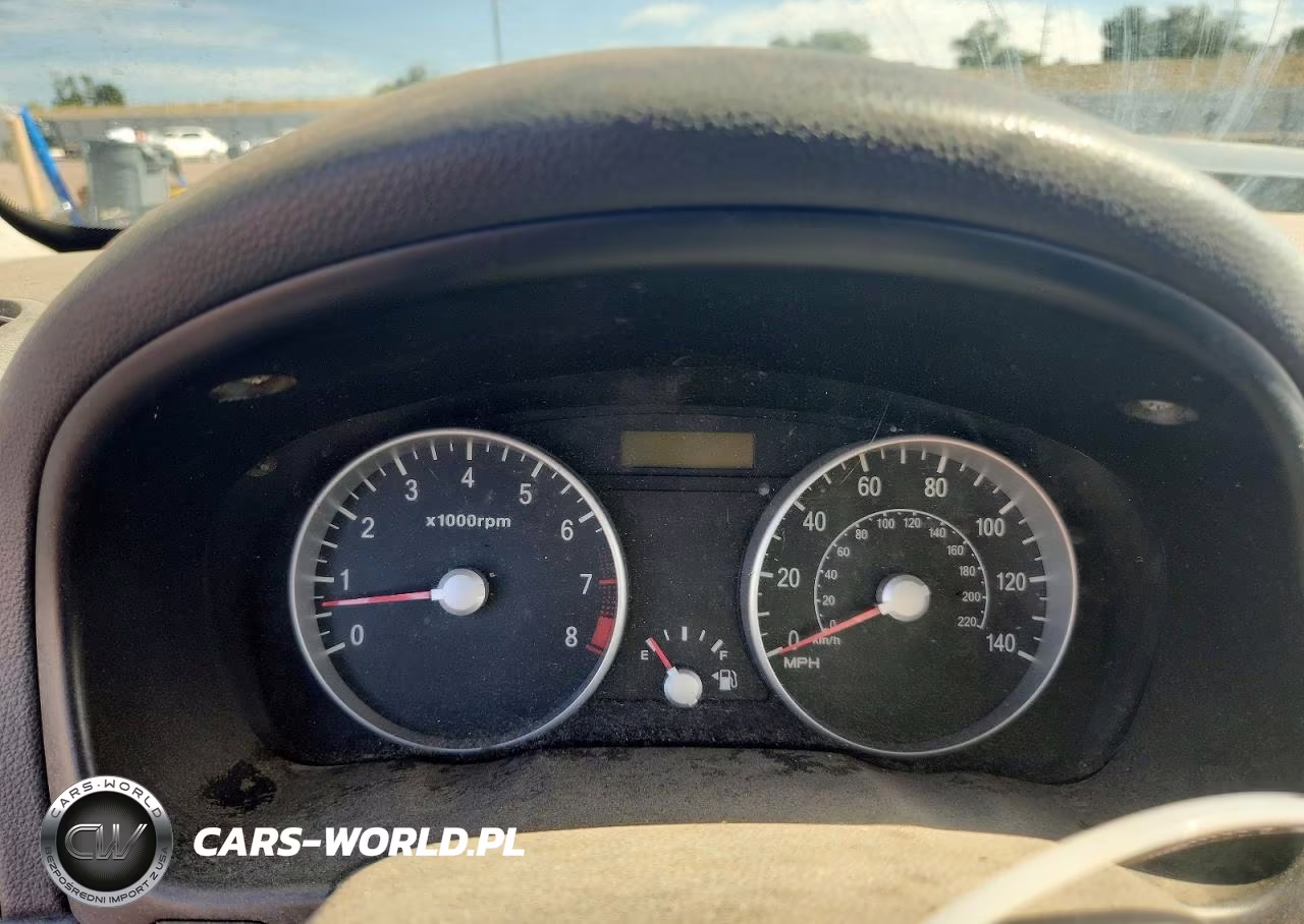 2008 Hyundai Accent Gs VIN:KMHCM36C98U060668 - 9