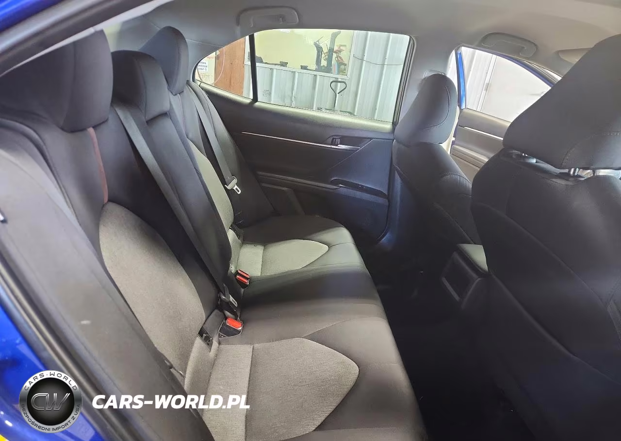 2018 Toyota Camry Le VIN:4T1B11HK1JU502216 - 10