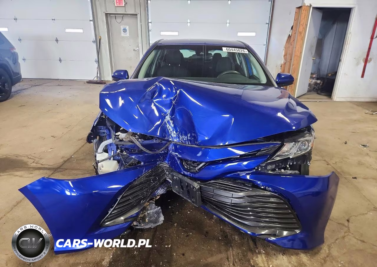 2018 Toyota Camry Le VIN:4T1B11HK1JU502216 - 5