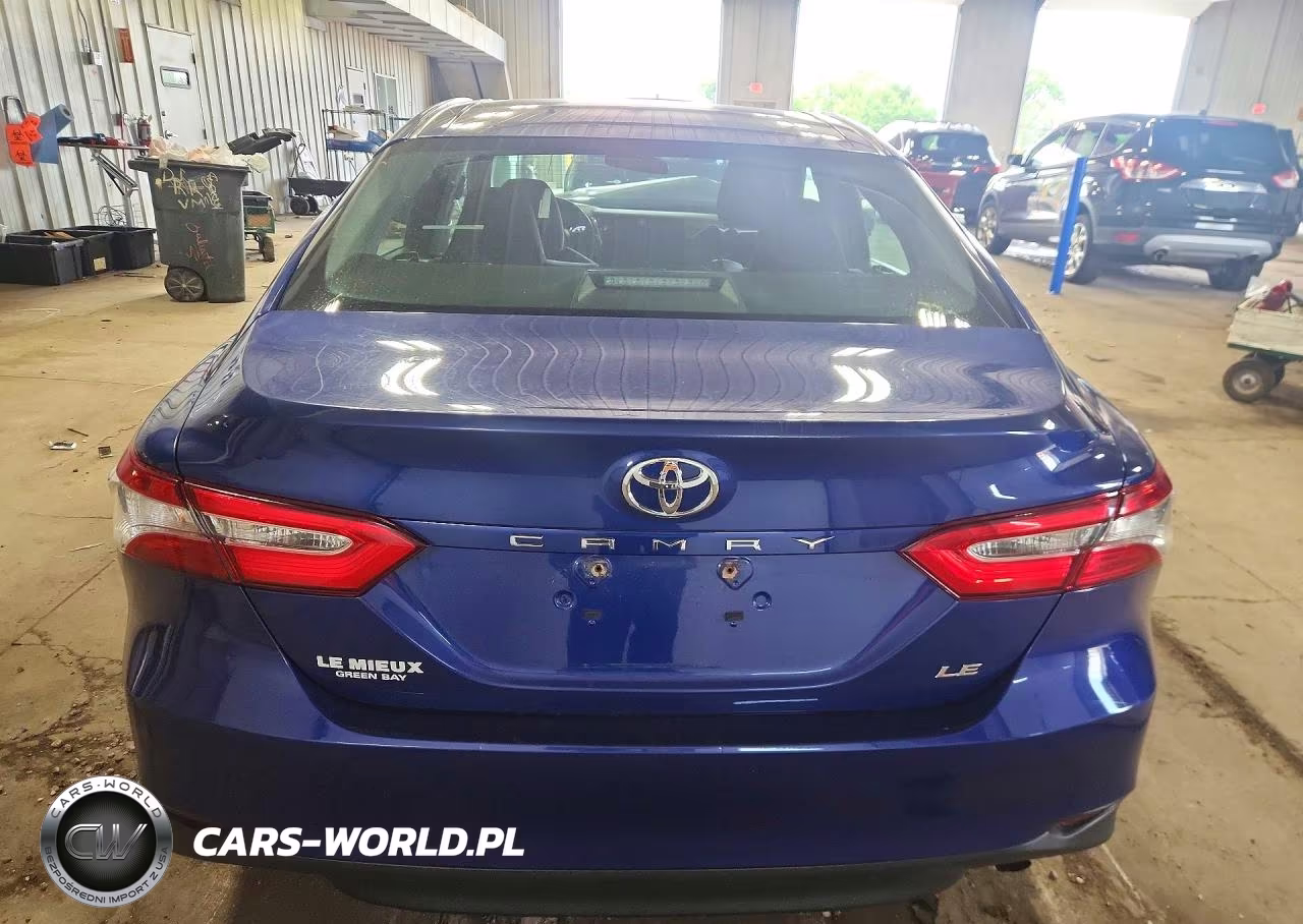 2018 Toyota Camry Le VIN:4T1B11HK1JU502216 - 6