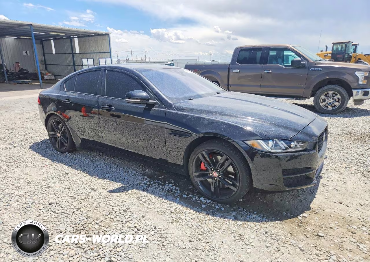 2017 Jaguar Xe Prestige VIN:SAJAK4BV0HA969478 - 4