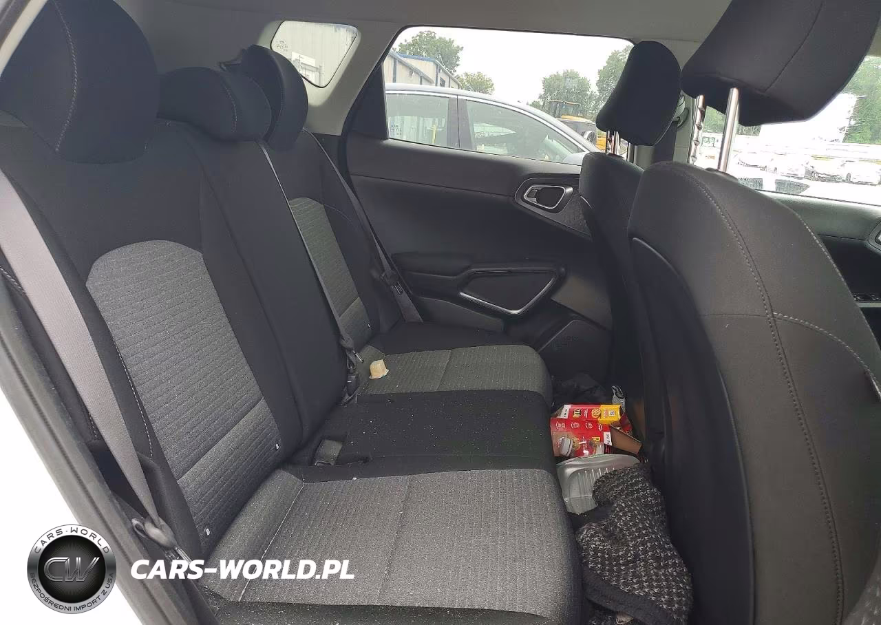 2021 Kia Soul S VIN:KNDJ23AU3M7797780 - 11