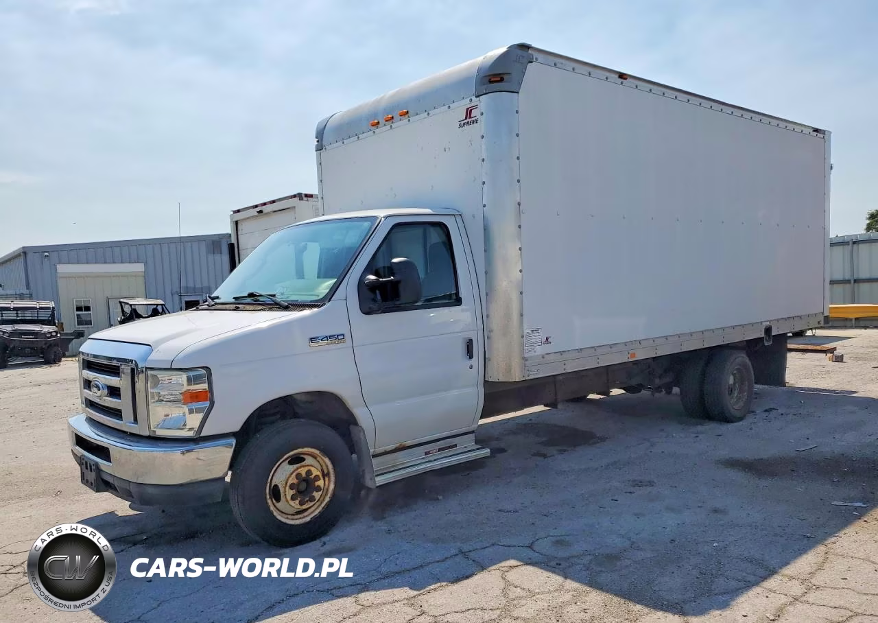 2014 Ford Econoline E450 Super Duty Cutaway Van