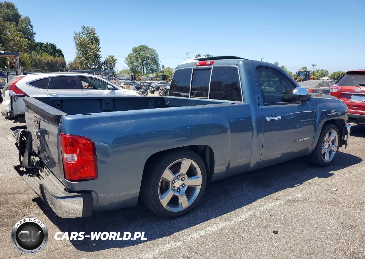 2008 Chevrolet Silverado C1500 VIN:1GCEC14C18Z117035 - 3