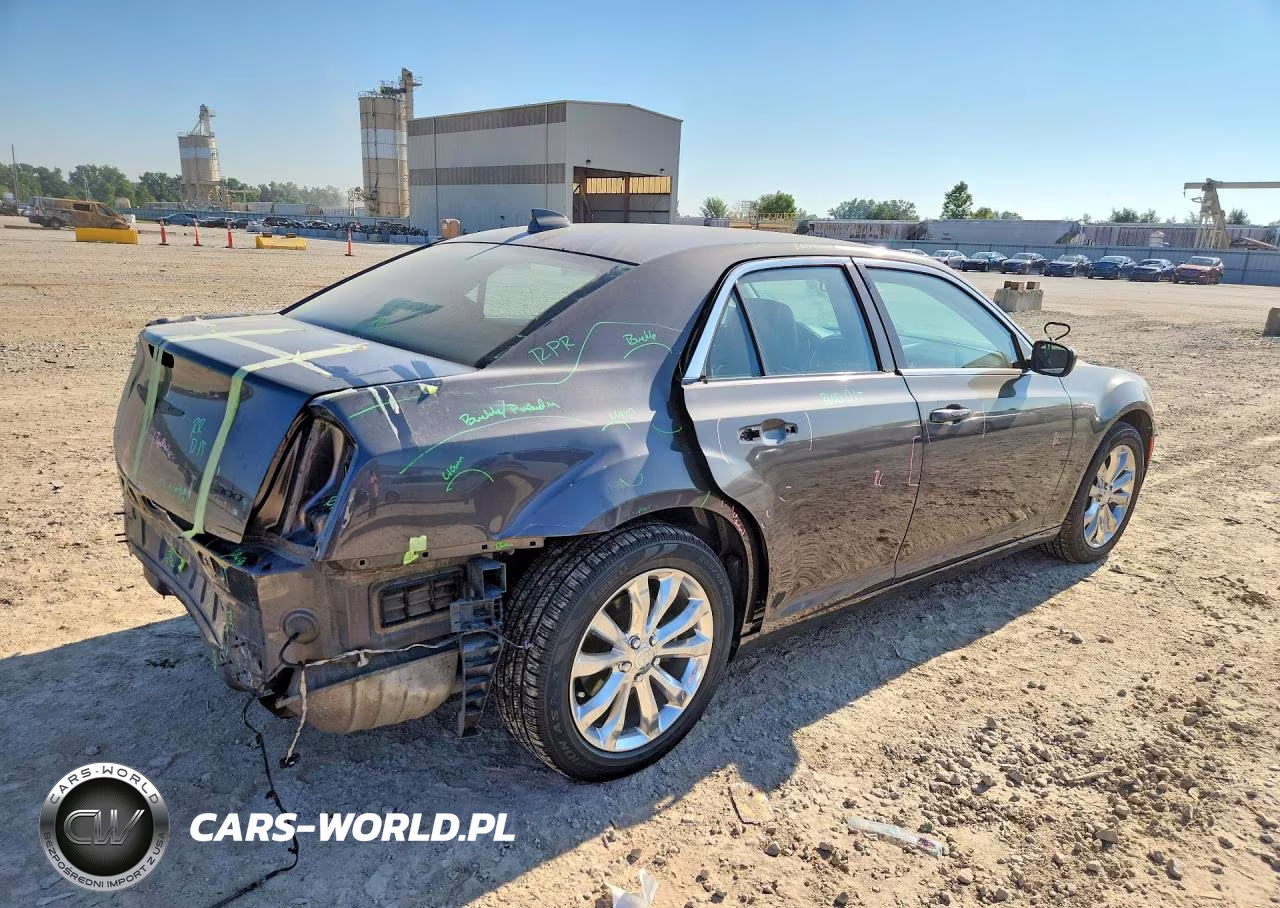 2017 Chrysler 300 Limited VIN:2C3CCARG9HH534281 - 3