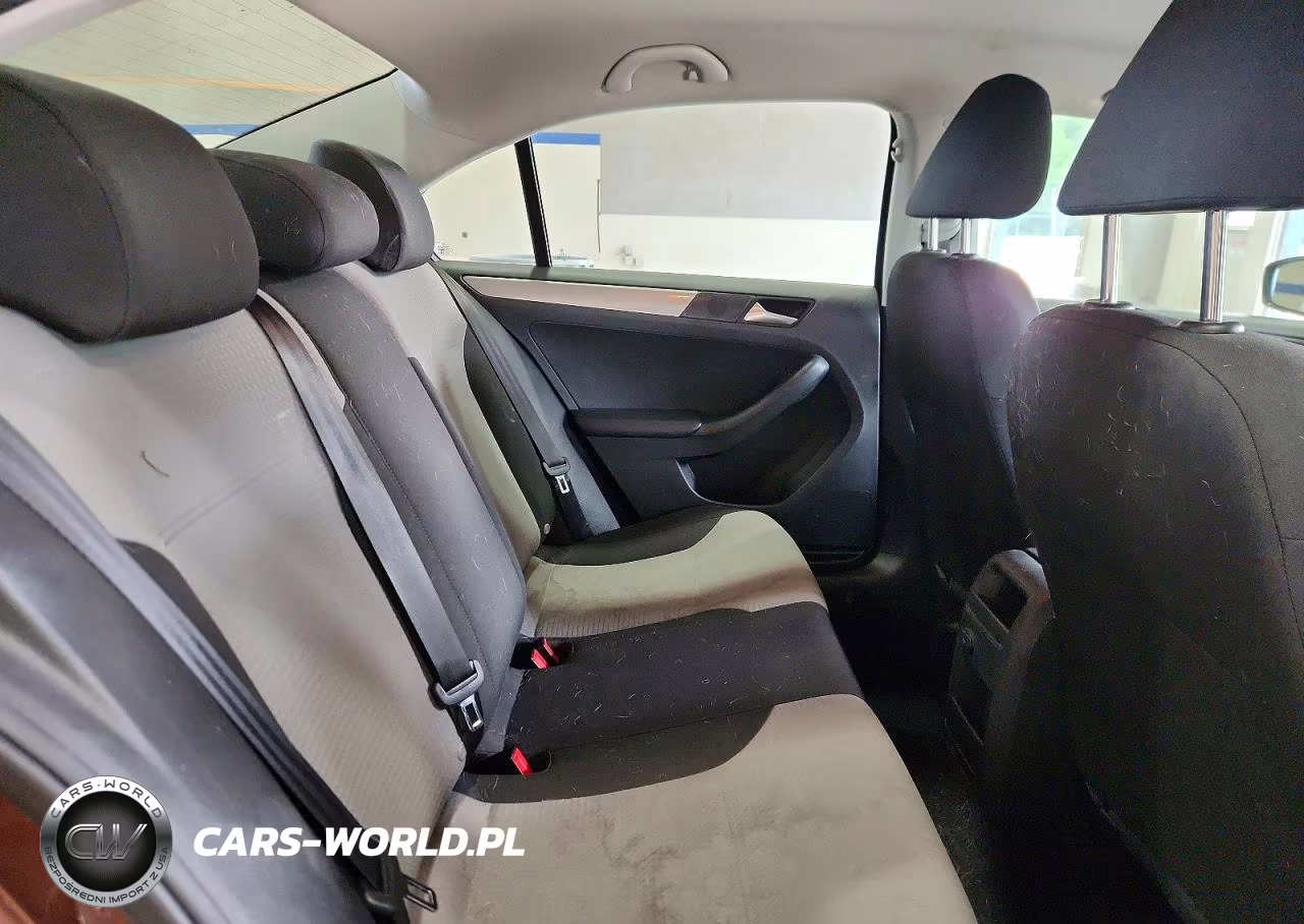 2017 Volkswagen Jetta S VIN:3VW2B7AJ2HM390561 - 10