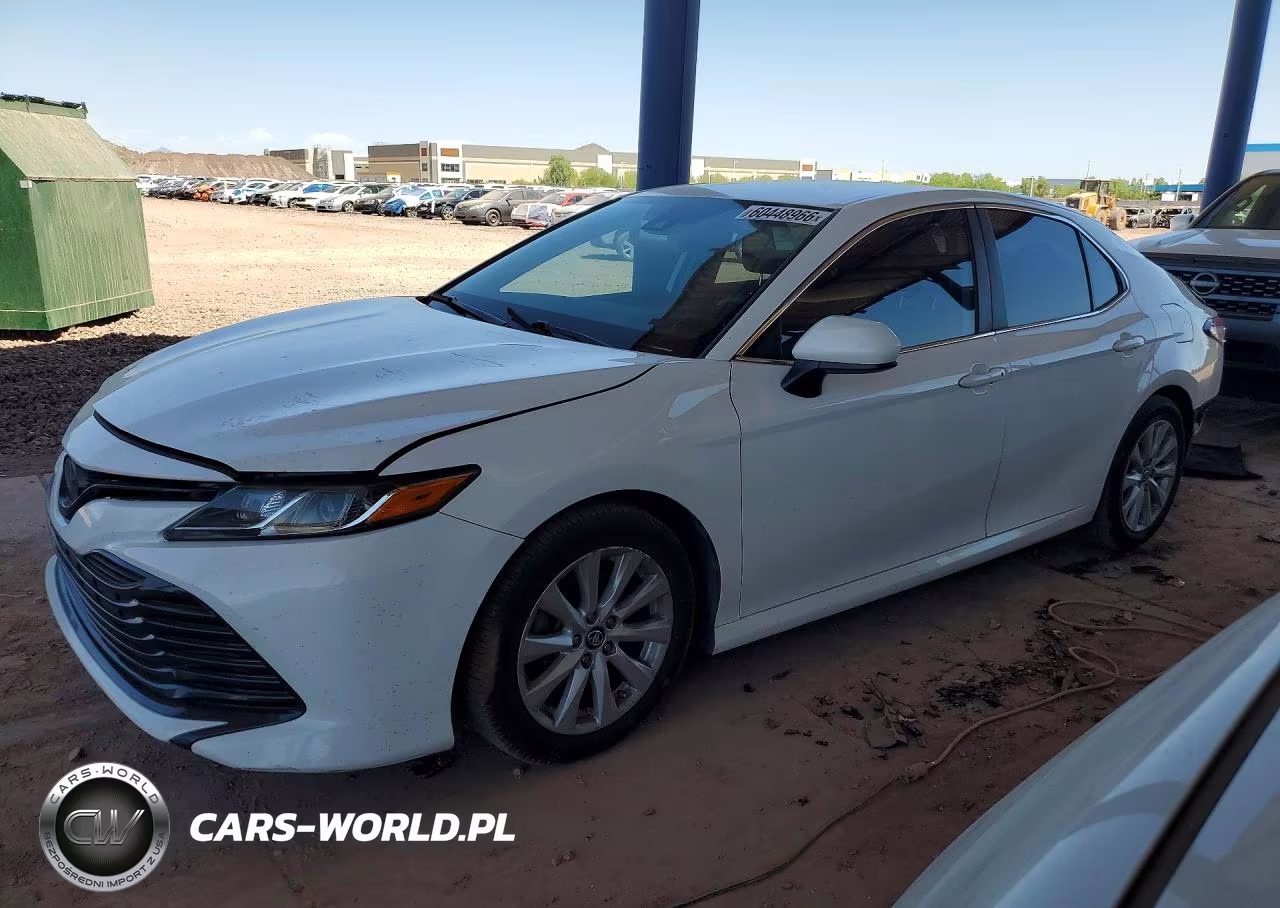 2019 Toyota Camry Le – zdjęcie 1 z 12