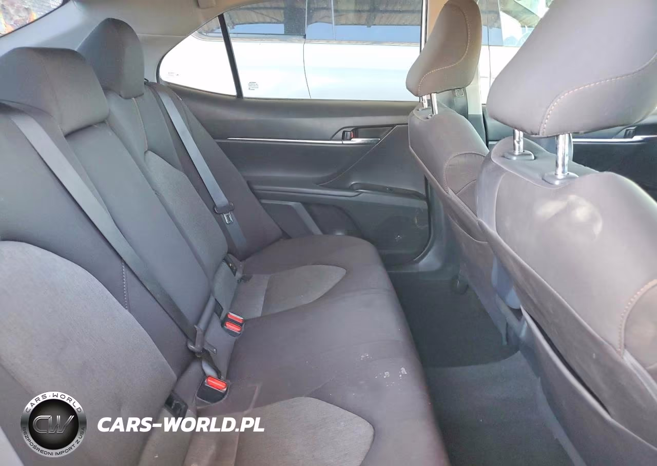 2019 Toyota Camry Le VIN:4T1B11HK5KU762619 - 10
