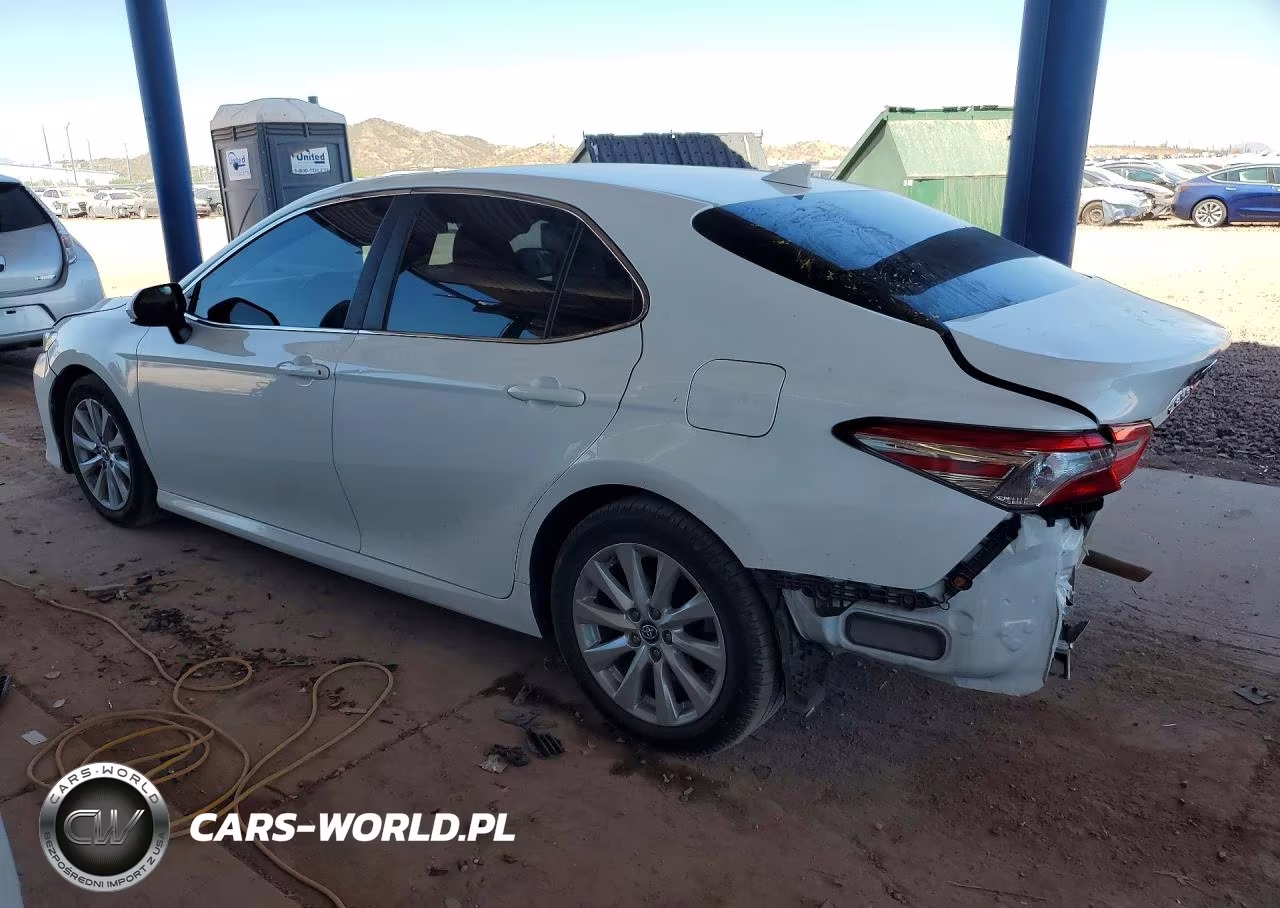 2019 Toyota Camry Le VIN:4T1B11HK5KU762619 - 2