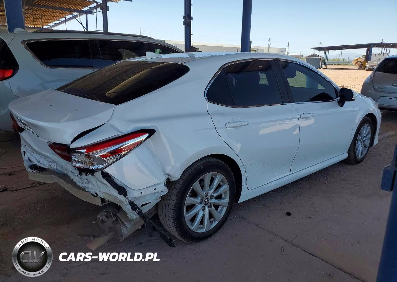 2019 Toyota Camry Le VIN:4T1B11HK5KU762619 - 3