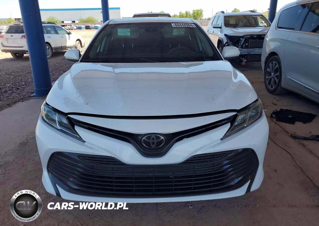 2019 Toyota Camry Le VIN:4T1B11HK5KU762619 - 5