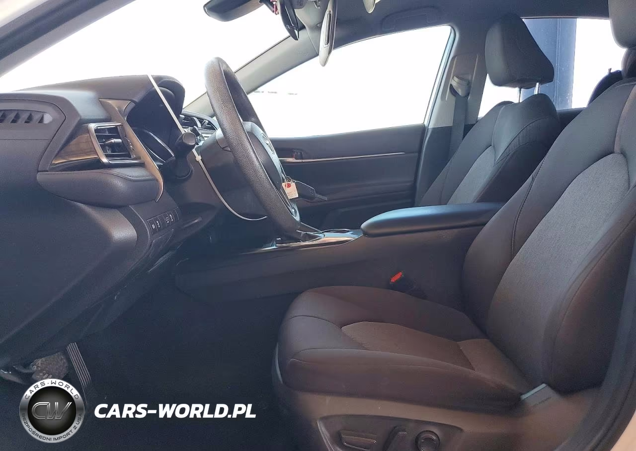 2019 Toyota Camry Le VIN:4T1B11HK5KU762619 - 7
