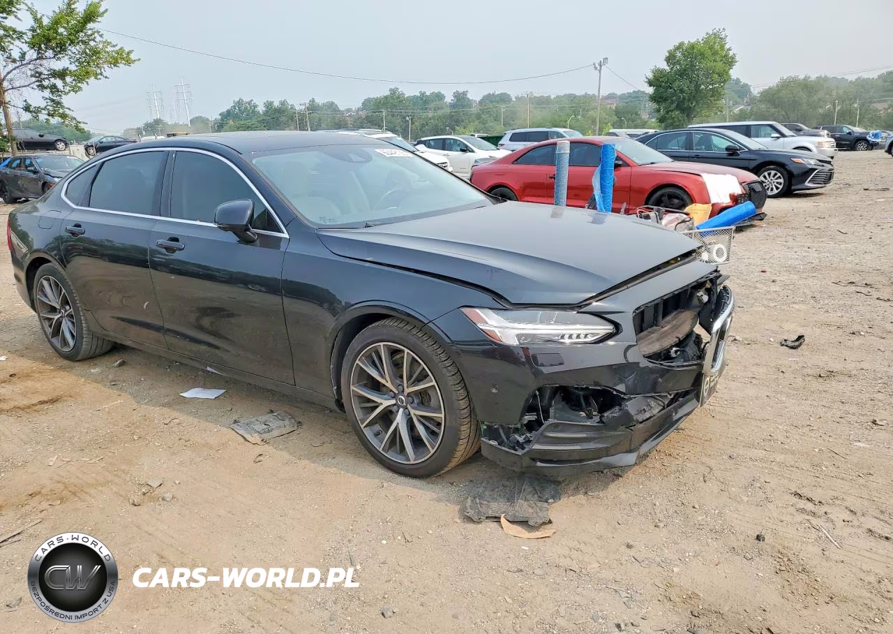 2018 Volvo S90 T6 Momentum VIN:LVY992MK1JP024703 - 4