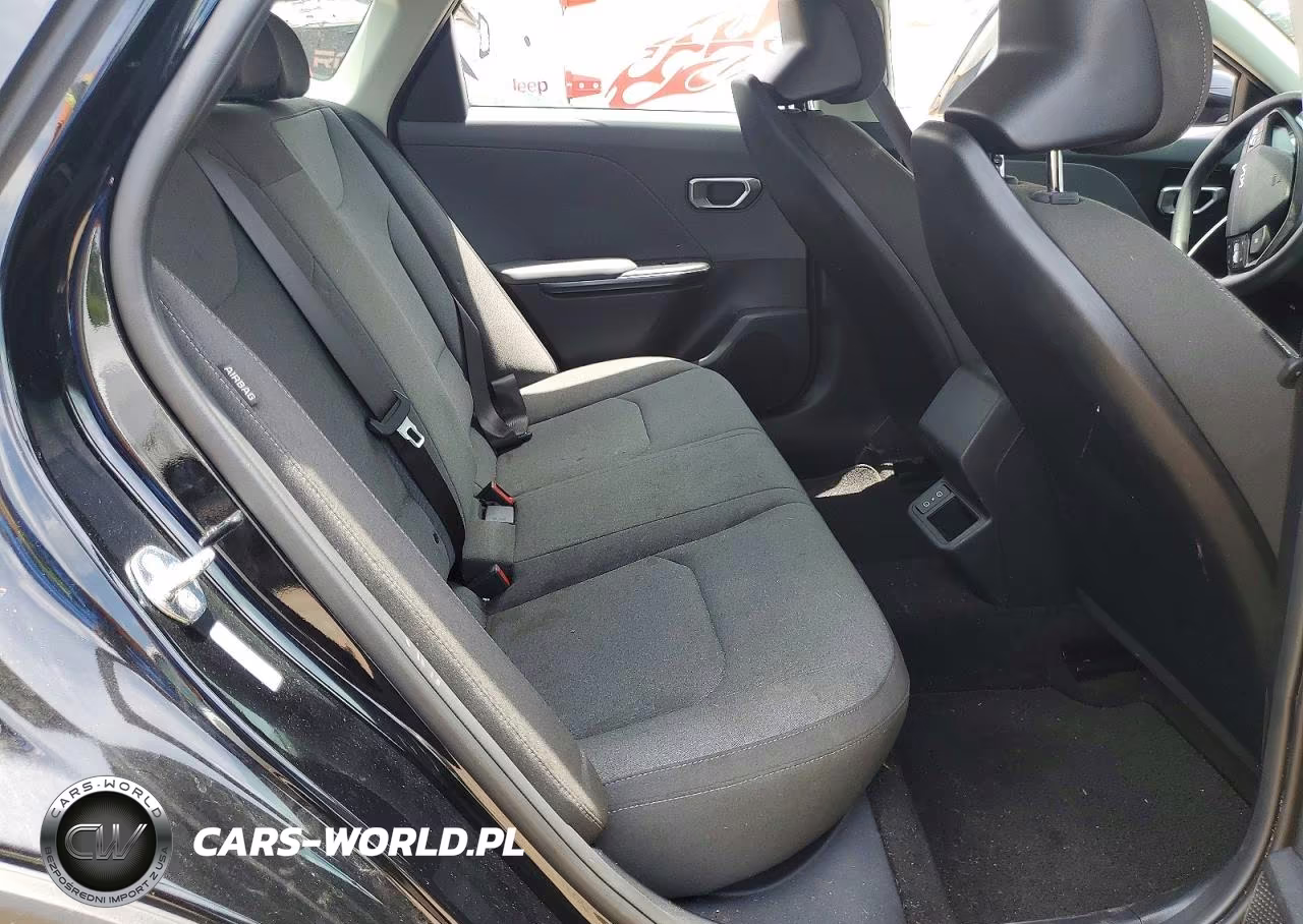 2025 Kia K4 Lxs VIN:3KPFT4DE9SE185884 - 10