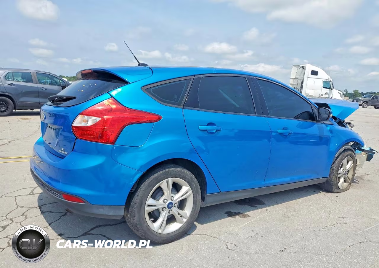 2014 Ford Focus Se VIN:1FADP3K2XEL252587 - 3