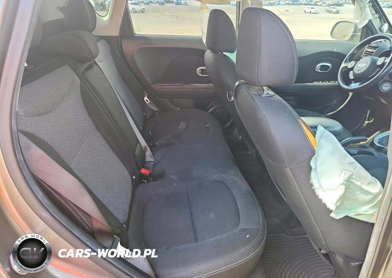 2018 Kia Soul + VIN:KNDJP3A53J7536221 - 10
